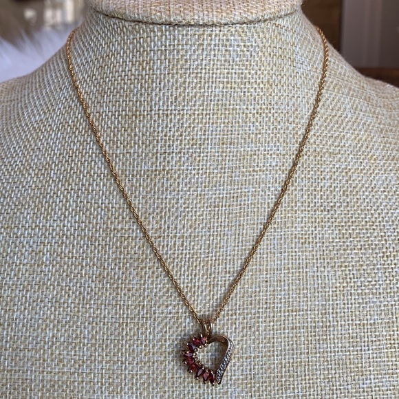 Avon | Vintage Silver Plated Gold Sweetheart Faux Ruby Heart Pendant Necklace - Picture 1 of 9
